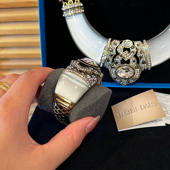 Heidi Daus 'Say it with Style' White Limited Edition Collection🤍✨ - Picture 9 of 14